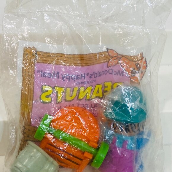 NEW VNTG McDonald’s 1989 Peanuts #4 "Linus’ Milk Mover" In Original Packaging - Picture 2 of 3